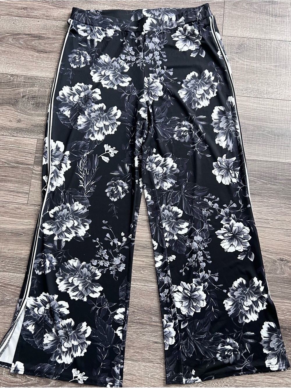 Tribal Black and White Floral Stretchy Wide Leg Pants Size Large